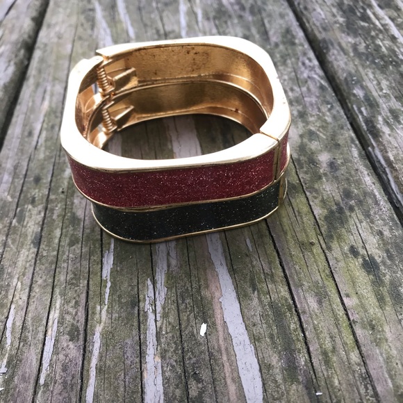 2 bangle bracelets - Picture 2 of 5